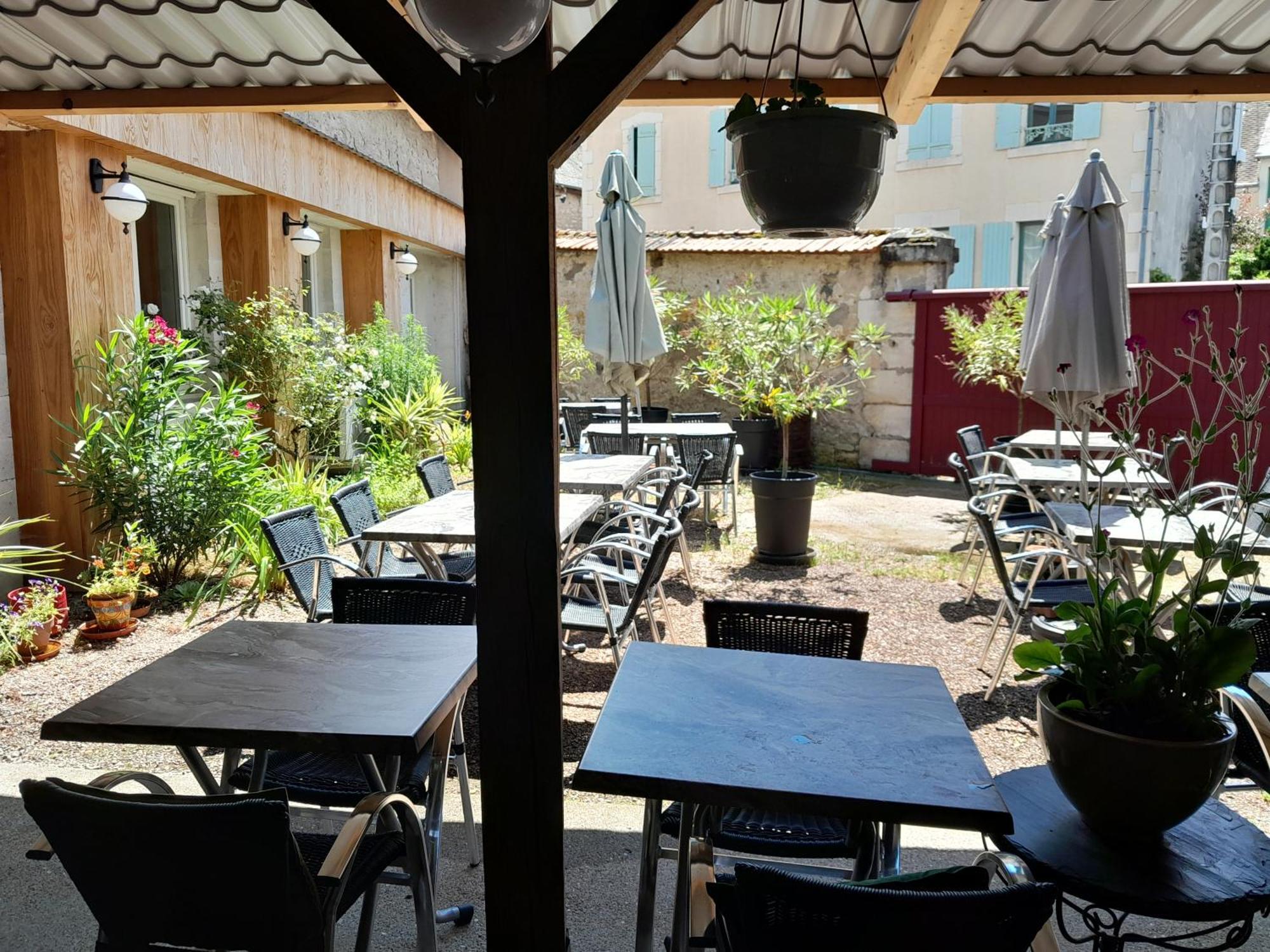 Hotel La Pomme D'Or La Charité-sur-Loire Exterior foto